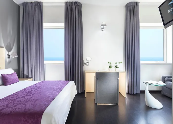 Club Meeting Otel 4*