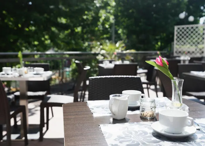 Club Meeting Отель